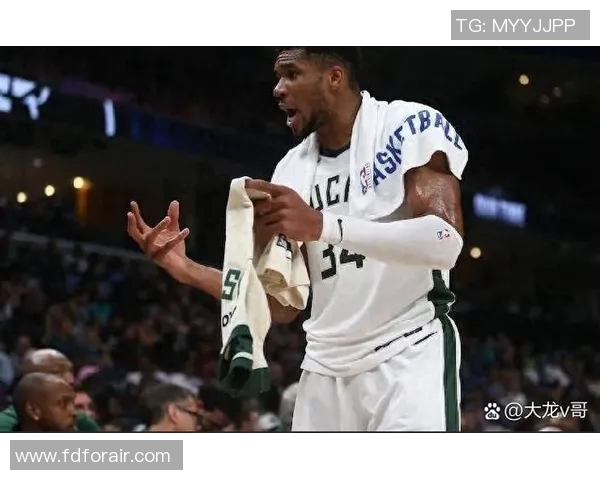 雄鹿不敌凯尔特人，字母哥独得30分：从赛场到未来的期待