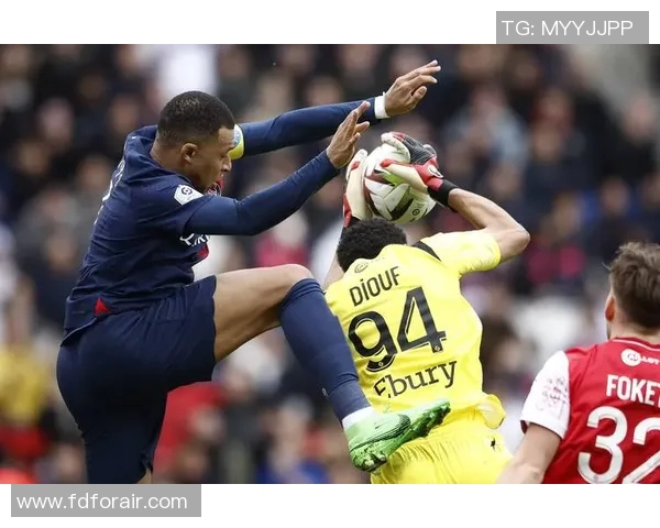 巴黎圣日耳曼俱乐部在法甲联赛中获得重要胜利,领跑积分榜 巴黎圣日耳曼俱乐部在法甲联赛中获得重要胜利,领跑积分榜